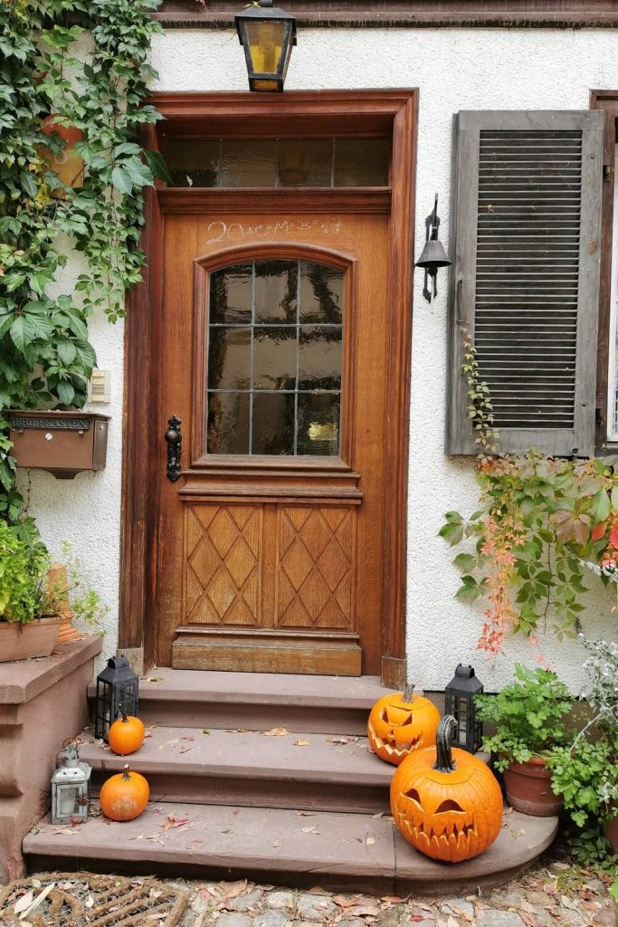 halloween porch decor