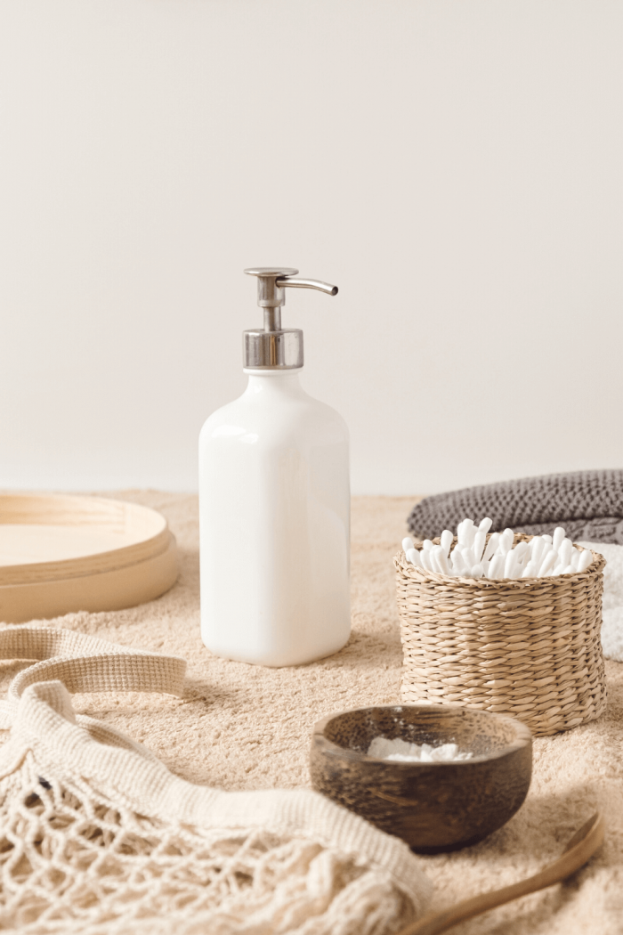 17 Bathroom Essentials for First Apartment That You Absolutely Need