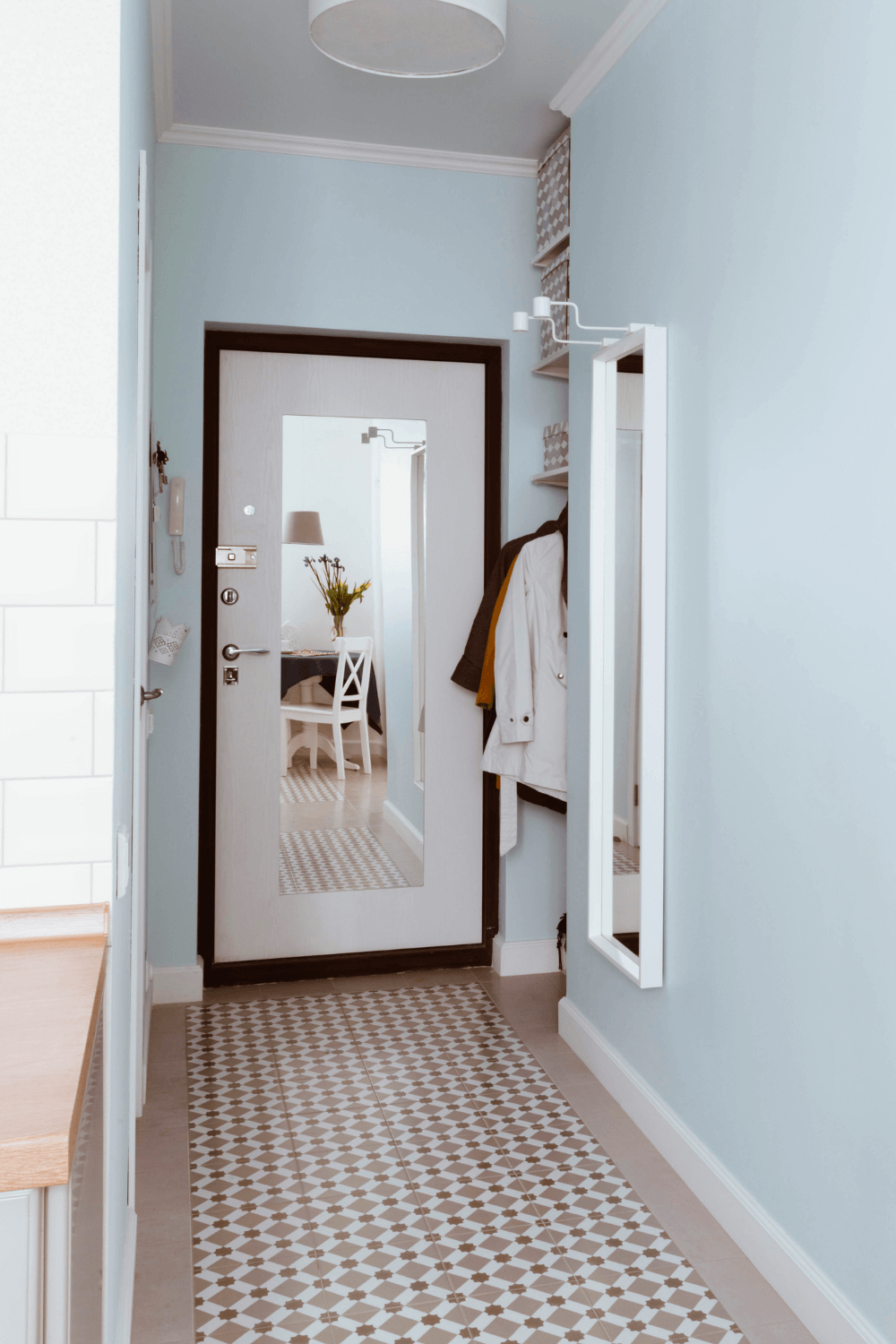 23 Genius Studio Apartment Ideas on a Budget You Can Easily Recreate  Tiny studio  apartment decorating, Studio apartment design, Studio apartment organization