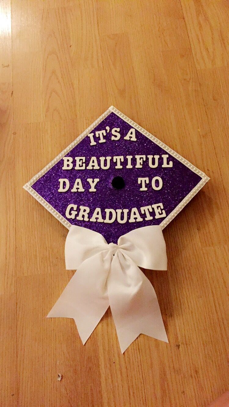 24 Cute & Funny Graduation Cap Ideas That Are Easy to Recreate in 2024