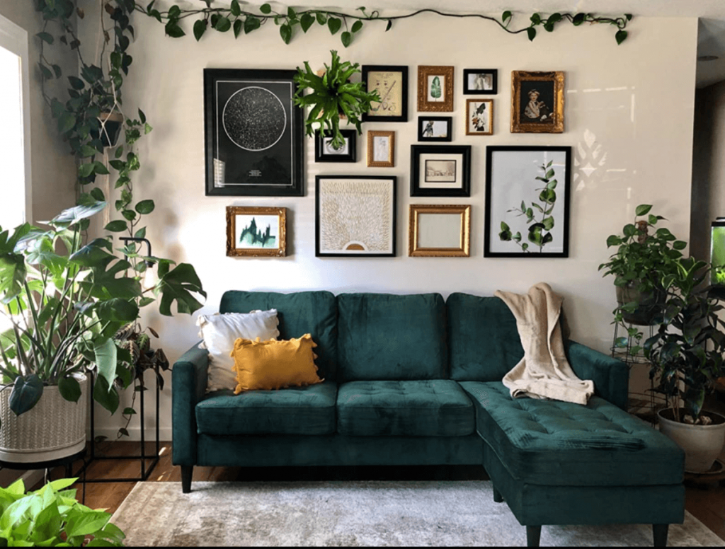 what colours go with a green sofa