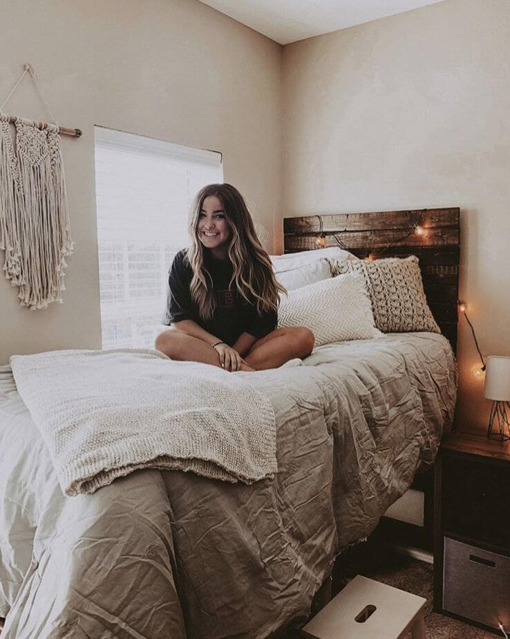 rustic country dorm decor