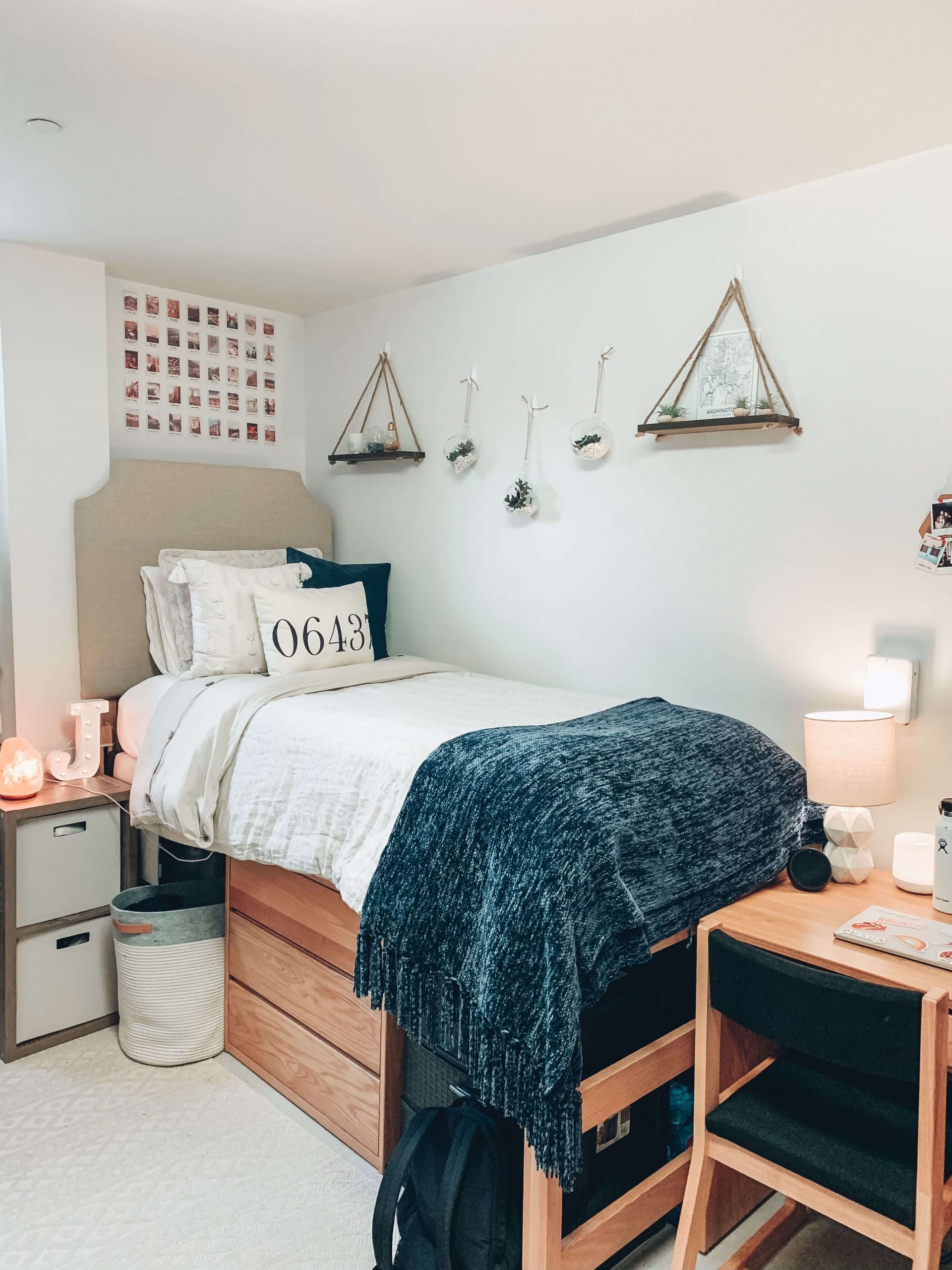 23 Best Minimalist Dorm Room Ideas On A Budget