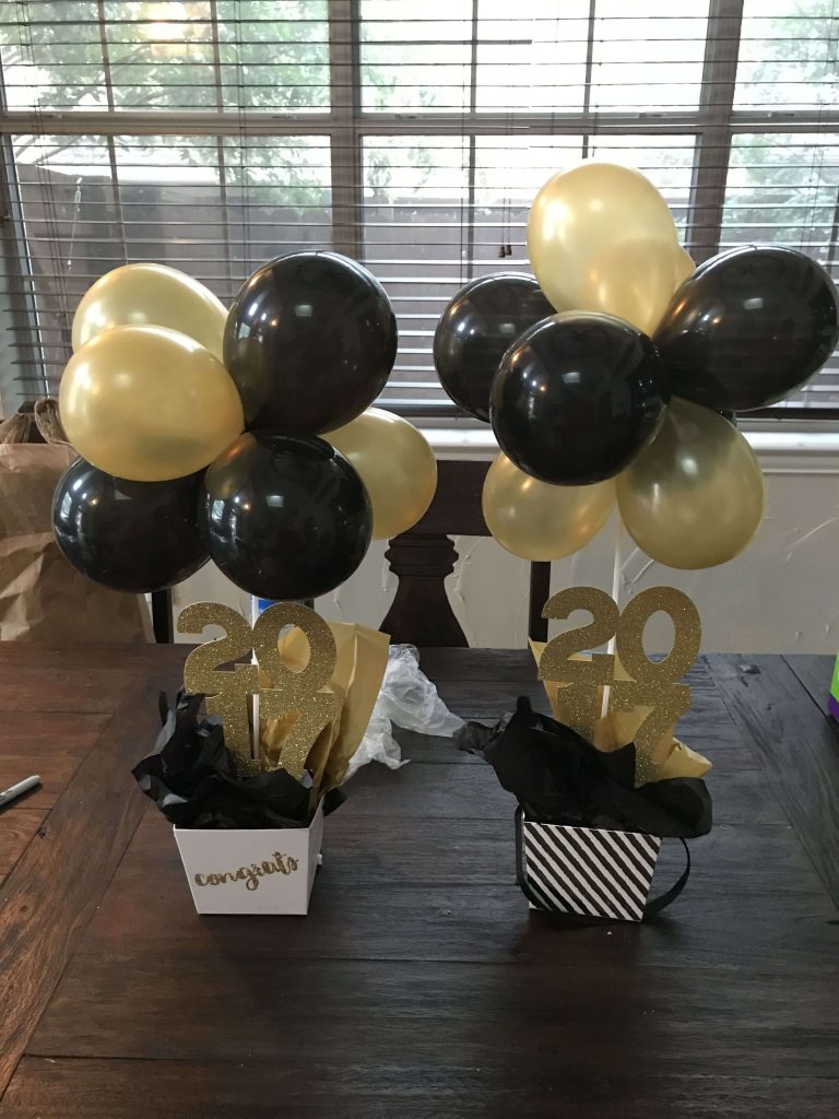 graduation balloon centerpieces