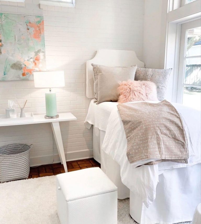 23 Best Minimalist Dorm Room Ideas On A Budget