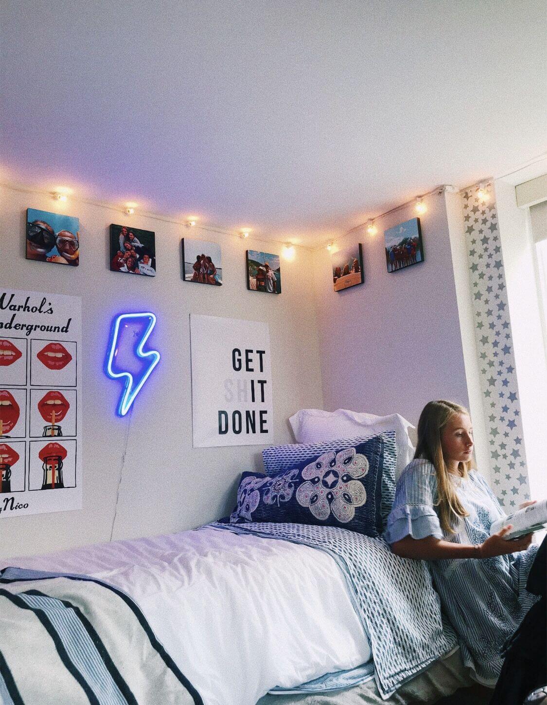 23 Best Minimalist Dorm Room Ideas On A Budget