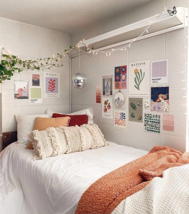 The Best Dorm Room Essentials List For 2024 (Ultimate Guide)