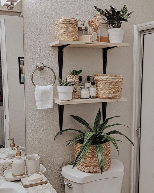 shelf decor bathroom