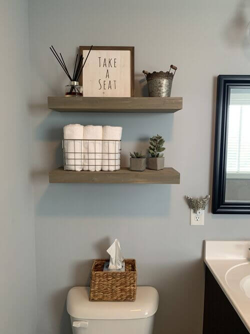 small bathroom shelf decor