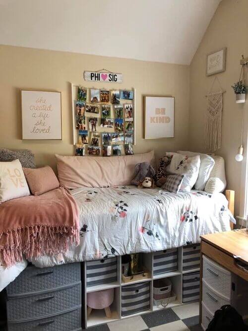 girly dorm decor