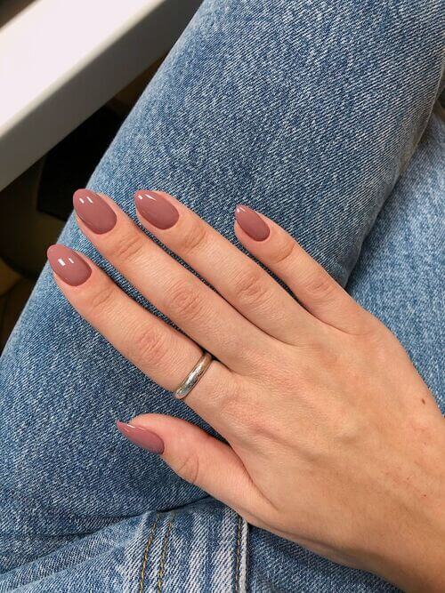 light brown nails