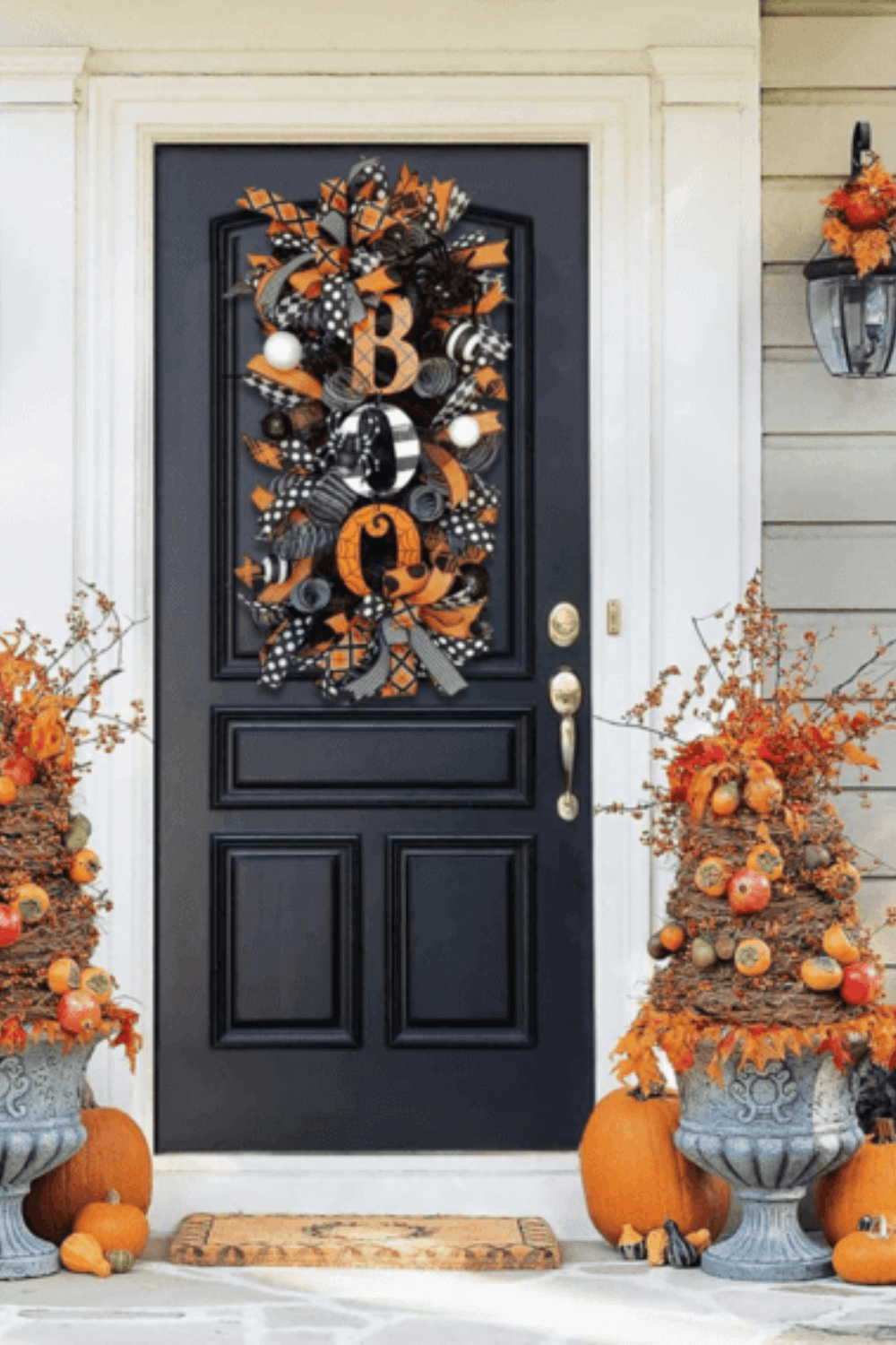 25 Cheap Outdoor Halloween Decorating Ideas To Get You Into The Spooky