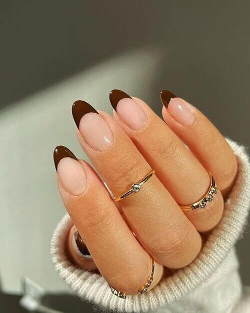 white and brown nails