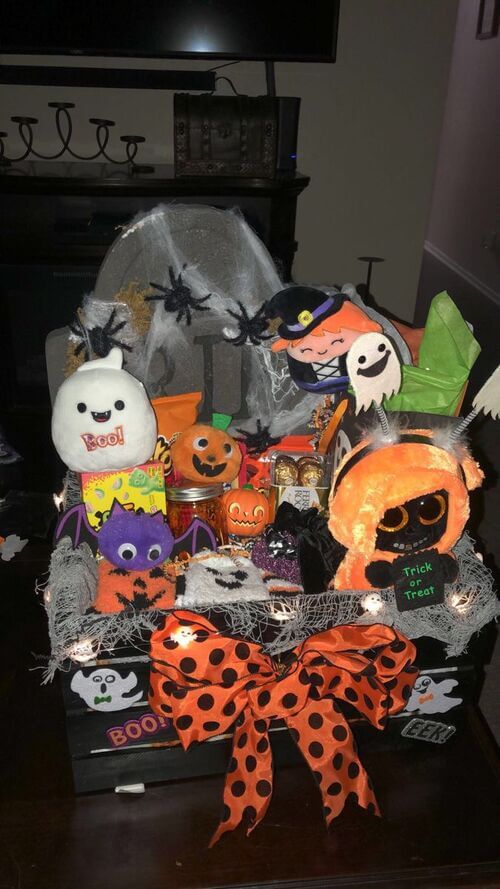 cute spooky basket ideas