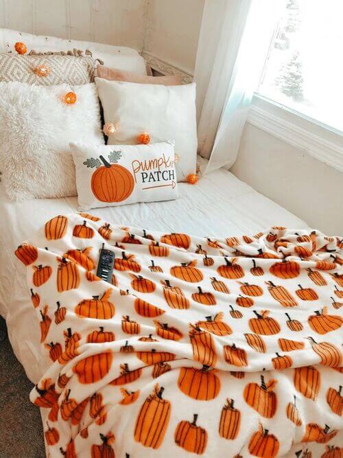 dorm halloween decorations ideas