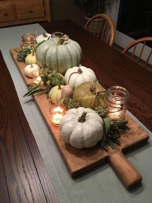 friendsgiving fall centerpiece for dining table