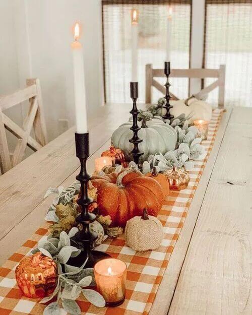 friendsgiving table decor