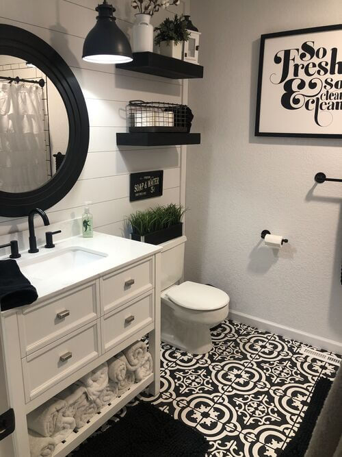 classy black and white bathroom