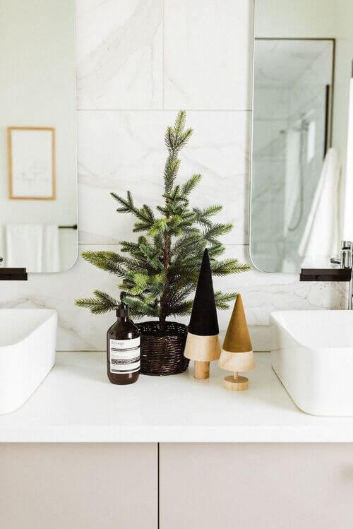 cute christmas bathroom decor