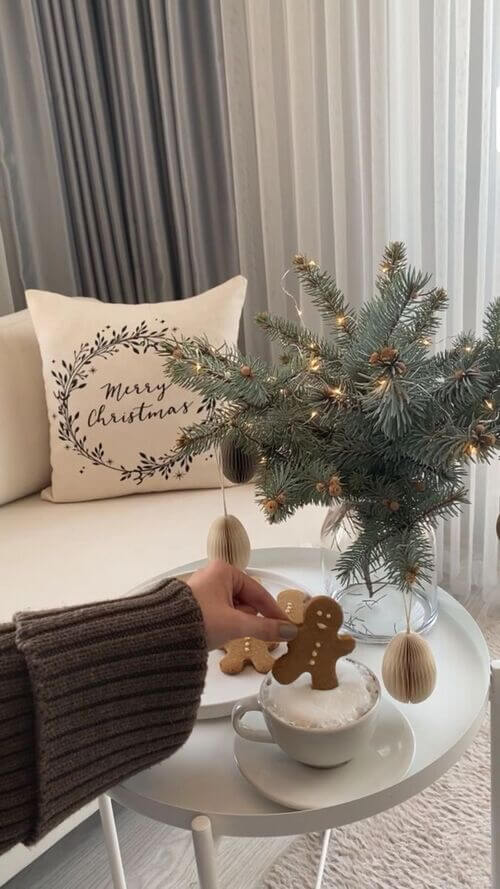 decorating small spaces for the holidays