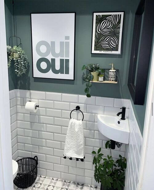 green walls bathroom ideas