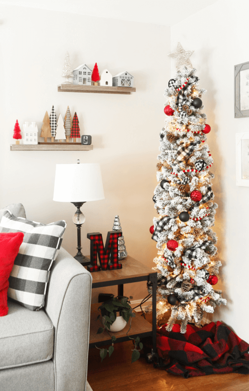 how can i decorate my small living room for christmas