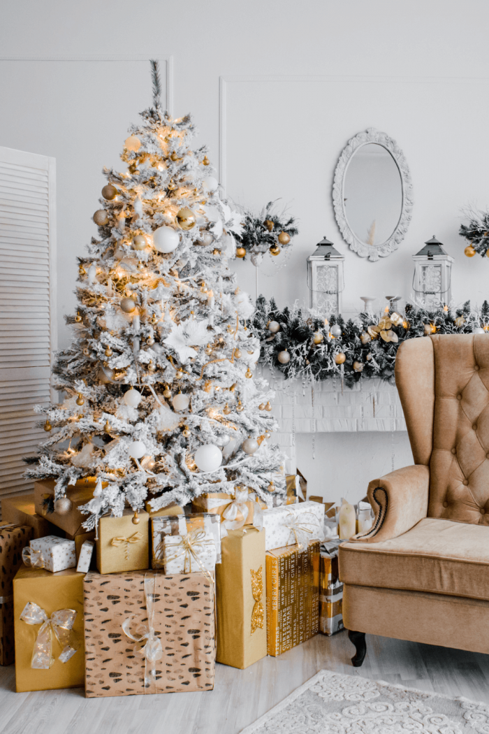 How To Decorate A Small Living Room for Christmas (19 Budget-Friendly Ideas)