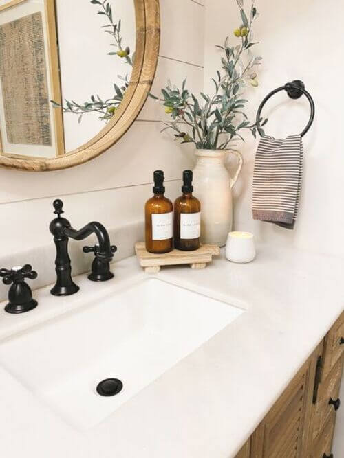 modern bathroom decor accessories