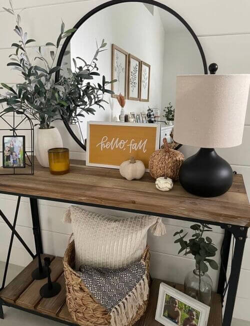 Fall entryway table decor