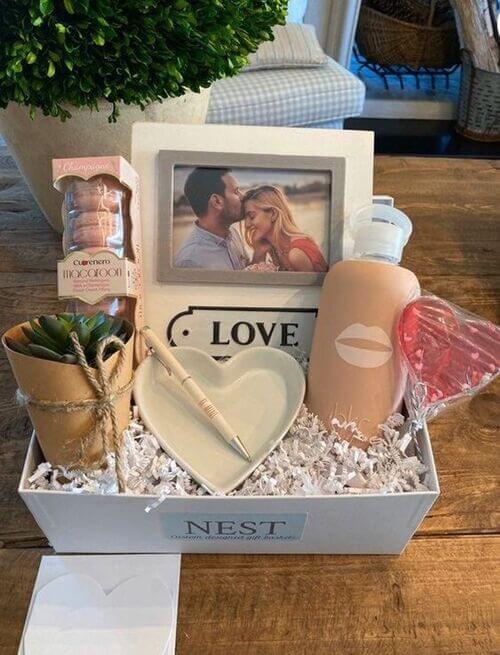 personalized valentines basket