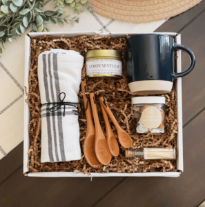 24 DIY Housewarming Basket Ideas Anyone Who Moved Into A New Home Will Love
