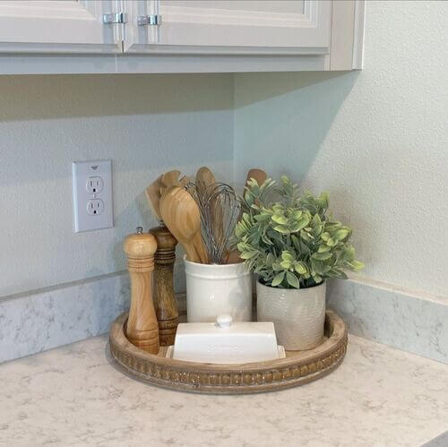 How to decorate a kitchen counter corner