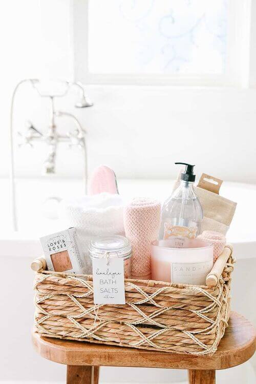 Pamper mom gift basket ideas