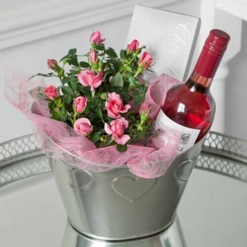 Wine mothers day gift basket