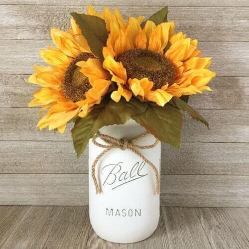 graduation centerpiece with sunflowers