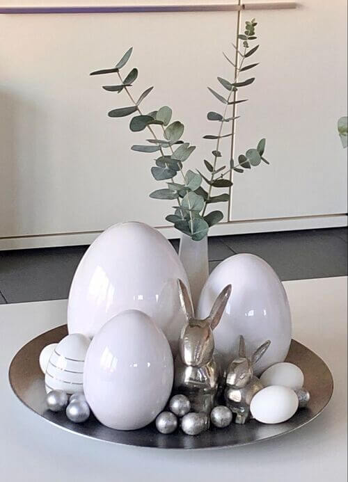 minimalist easter table decor