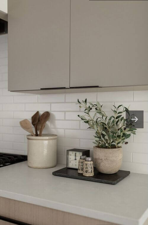 minimalist kitchen counter decor