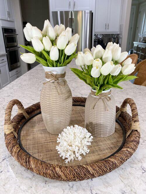 simple easter table centerpiece