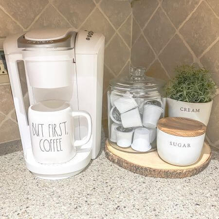 simple kitchen counter decor