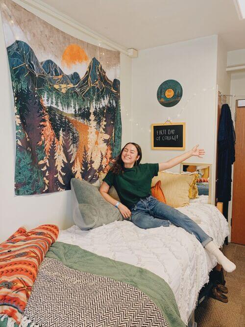 organic dorm room