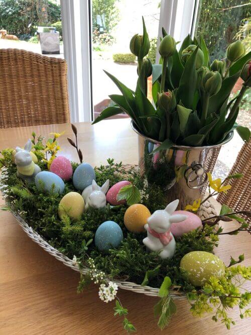 table decor for easter