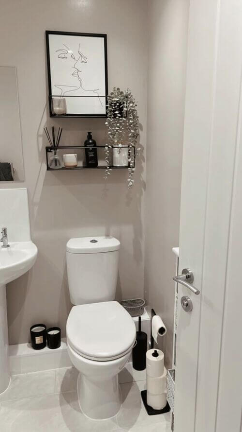 small bathroom shelving