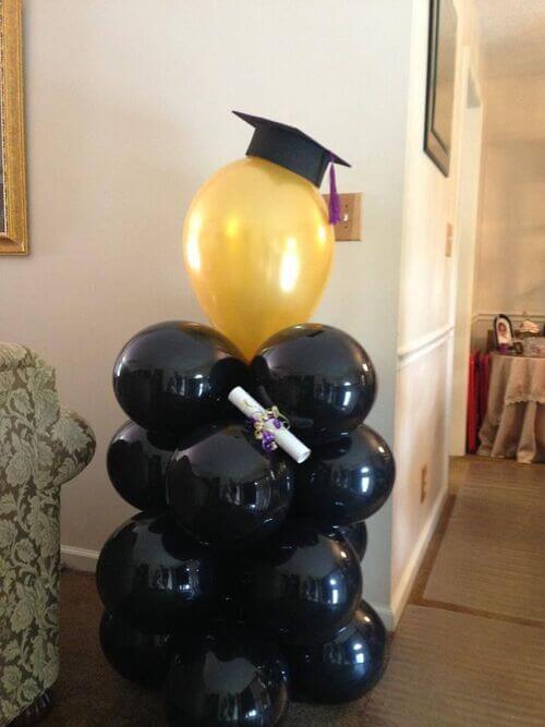 grad party balloon decor