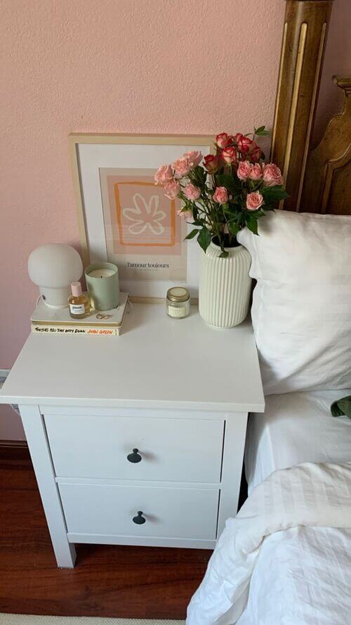 bedside table decor ideas