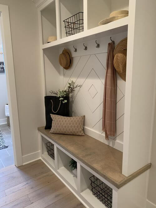 simple diy mudroom