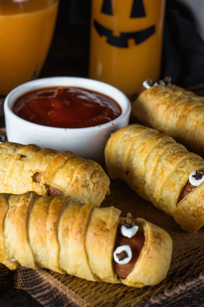 12 Spooky Snacks To Make For Your Halloween Party This Year