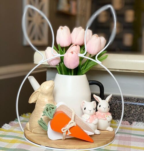 easter tray with tulip bouquet
