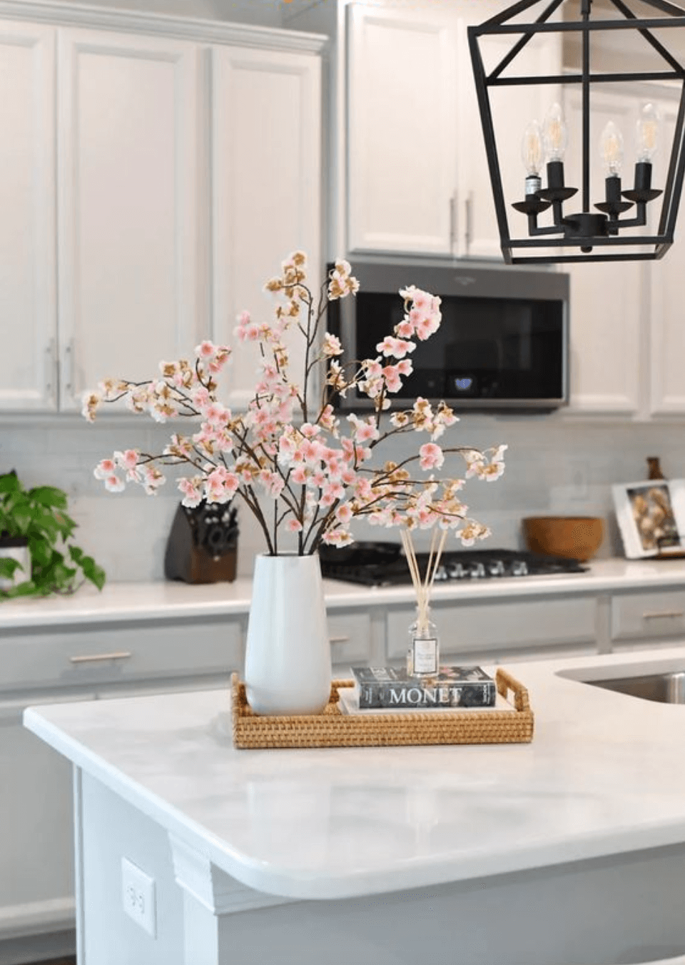 28 Kitchen Island Decor Tray Ideas That Are Simple & Stunning