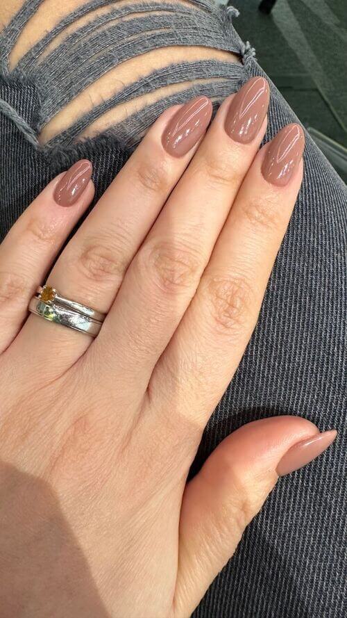 almond nails