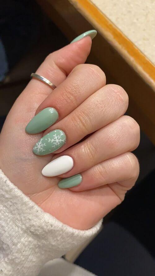 light green nails christmas